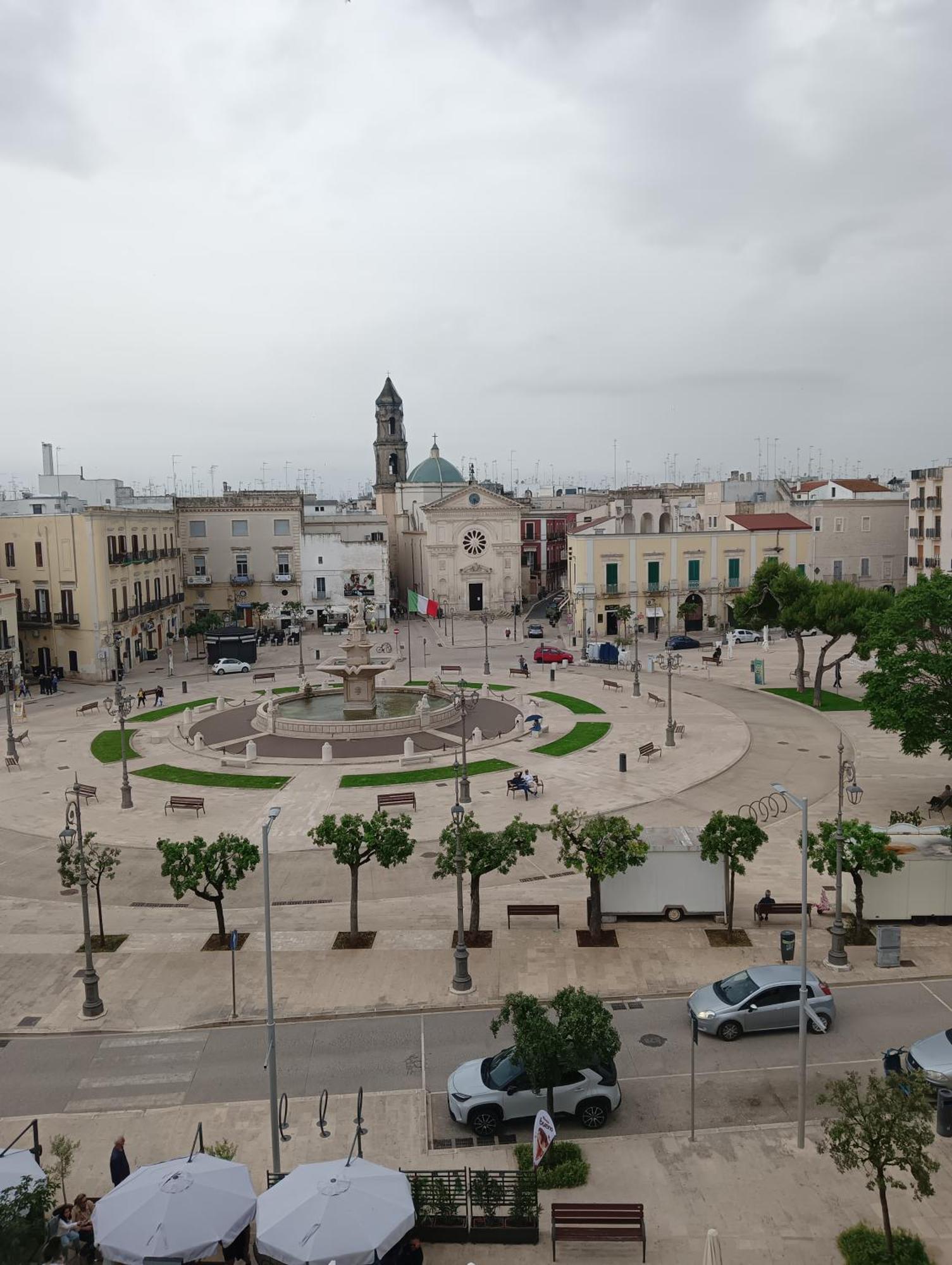Palazzo Vaaz Apartman Mola di Bari Kültér fotó
