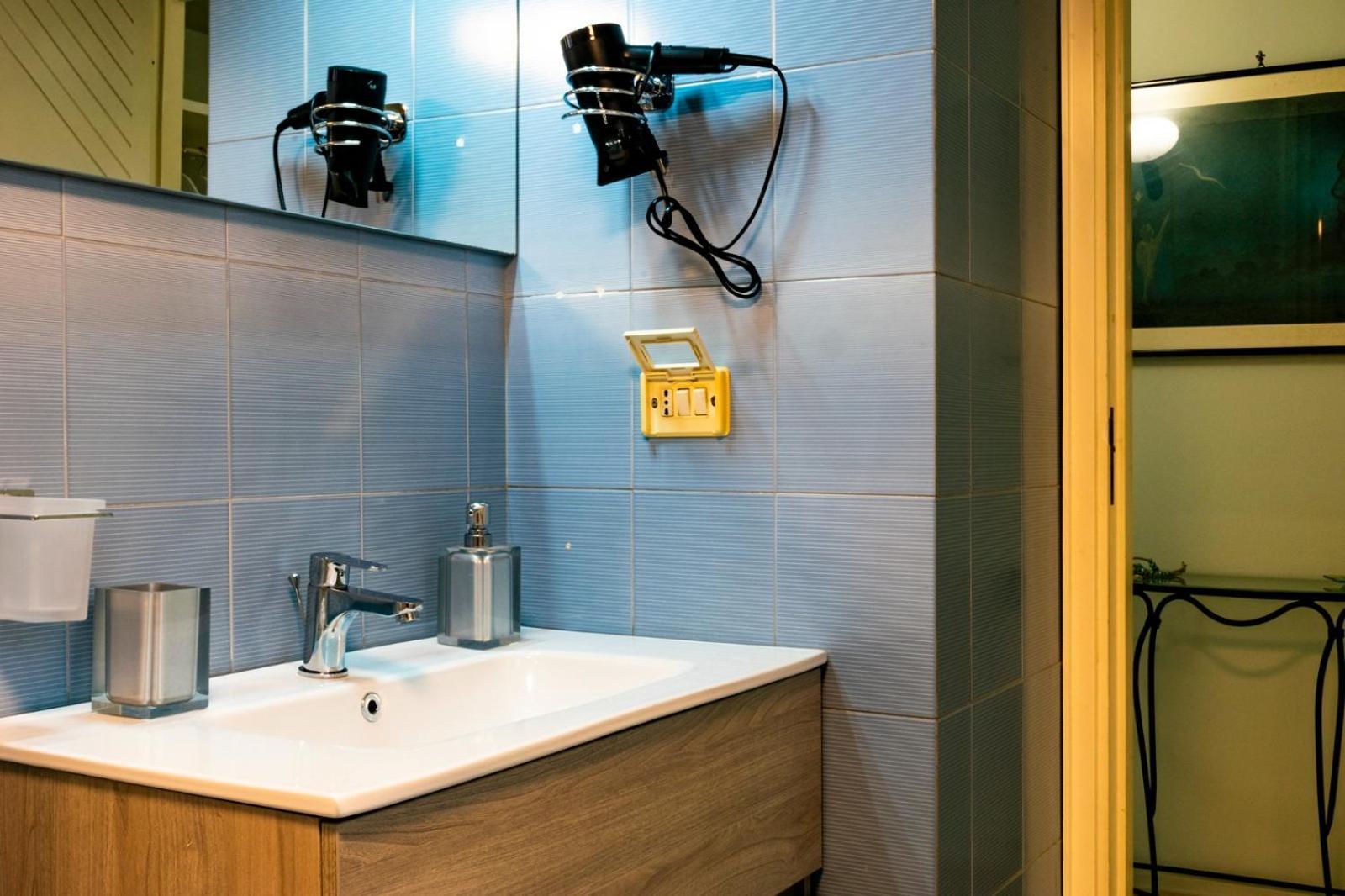Palazzo Vaaz Apartman Mola di Bari Kültér fotó